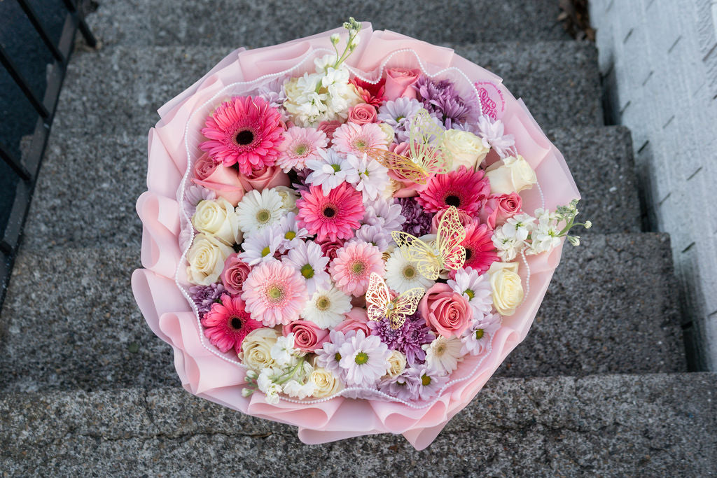 100 prettiest Pinks + Medium HK plush 🍓🎀