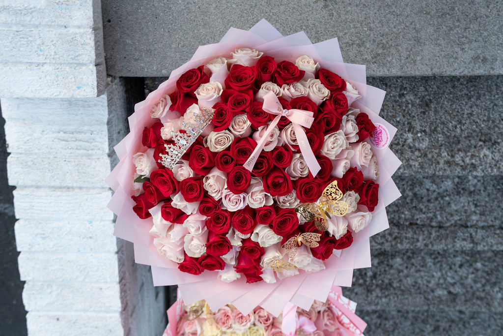 24 white and pinks grad bouquet 🎀