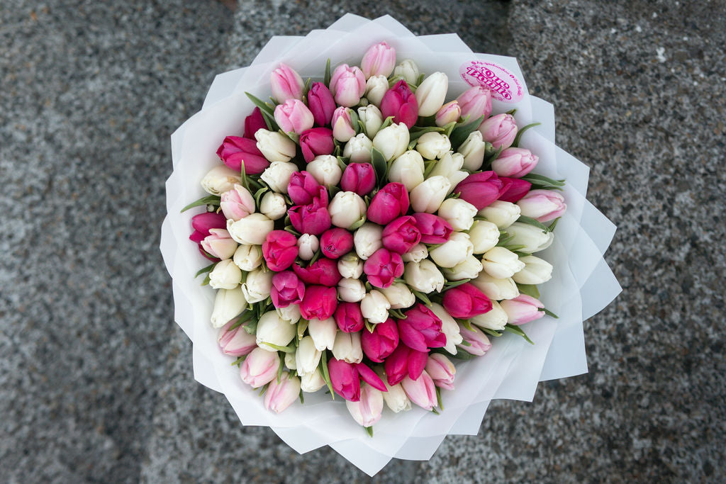 24 white and pinks grad bouquet 🎀